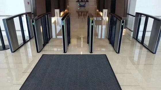 Αγορά Περιστροφική είσοδος Speed Gate σχεδιασμένη με ενδεικτικές λυχνίες LED και καθοδήγηση κατεύθυνσης για ομαλή και ελεγχόμενη είσοδο στο κτίριο online manufacture