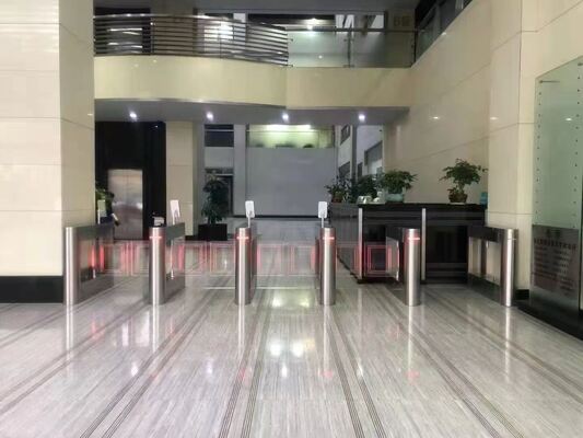 Καλή τιμή Πύλη Φραγμού Κούνιας Πανεπιστημίου Υψηλής Ποιότητας Υλικών Εργοστασίου Γρήγορης Ταχύτητας σε απευθείας σύνδεση