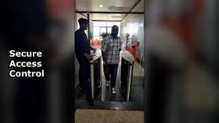 Έλεγχος πρόσβασης δακτυλικών αποτυπωμάτων με γυάλινη περιστροφική πύλη